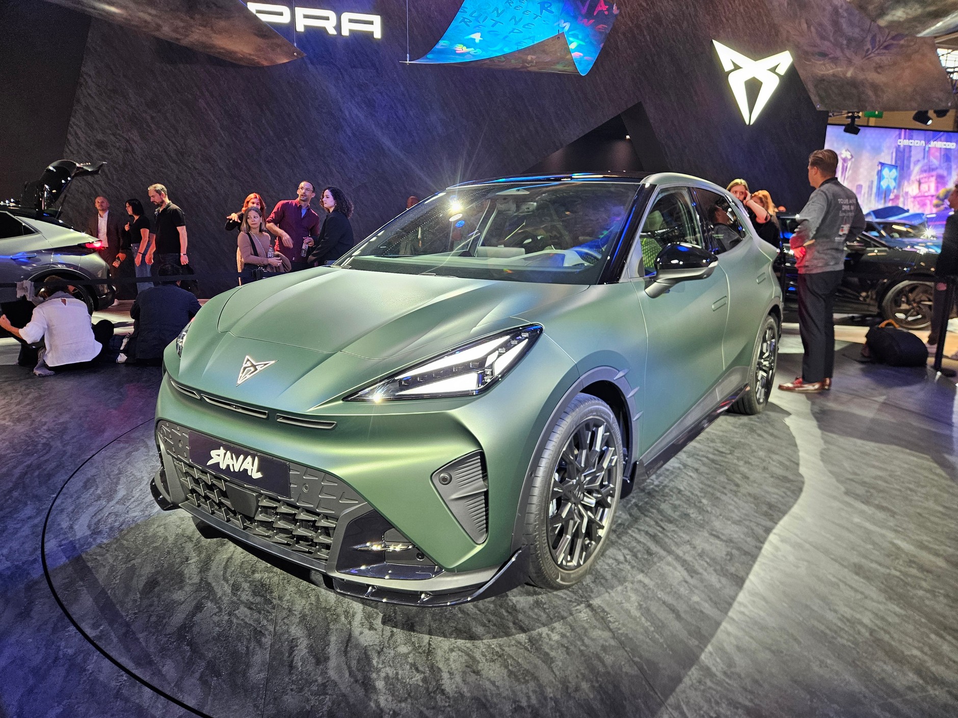 Cupra Raval VZ CUSTOM by ABT na targach w Paryżu