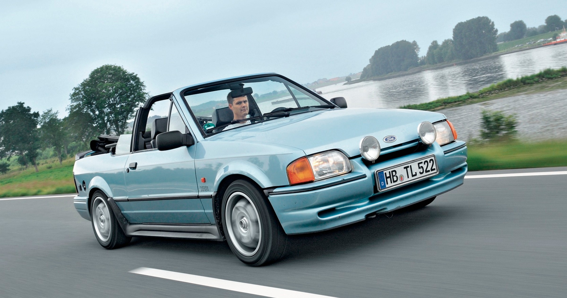 Ford_Escort_XR3i_cbi_83