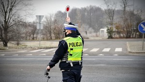Artykuł 38 KW zmienia surowy mandat na ekstremalny. Jak to działa i od którego momentu kierowca powinien się bać?