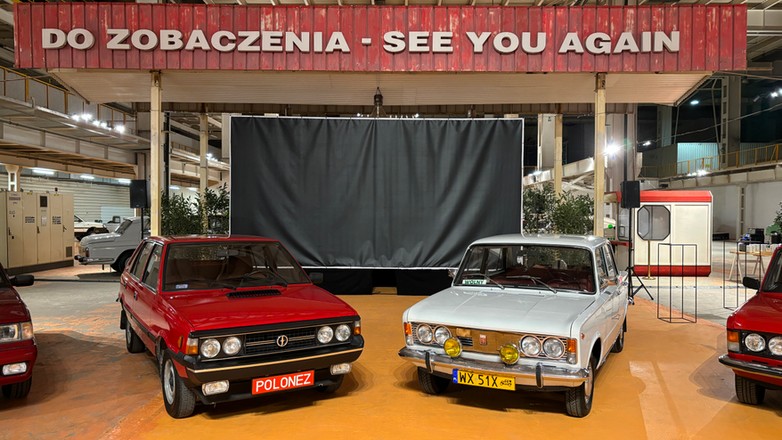 Wystawa w dawnej fabryce FSO