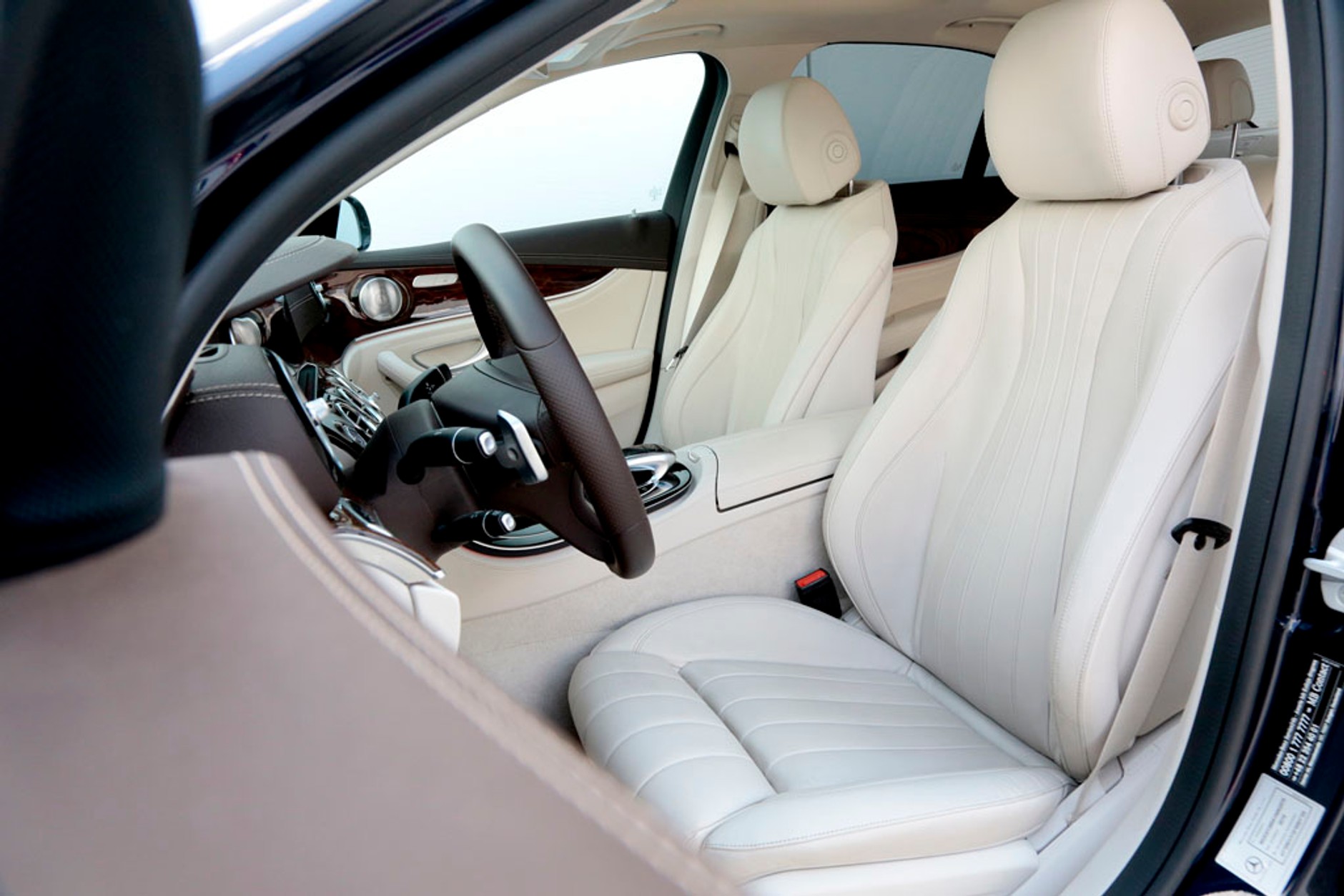 Mercedes E 220d - czy jest wystarczająco inteligenty na nasze drogi?