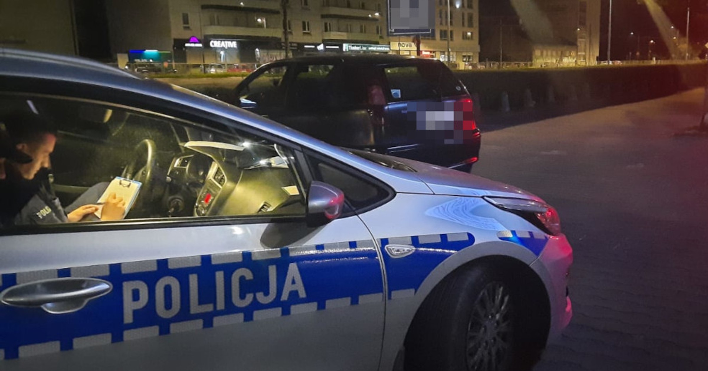 Zatrzymanie kierowcy Fiata przez policję