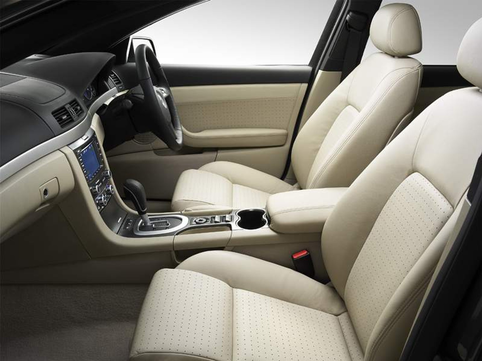 Nowy Holden Commodore: austalijski protoplasta Omegi