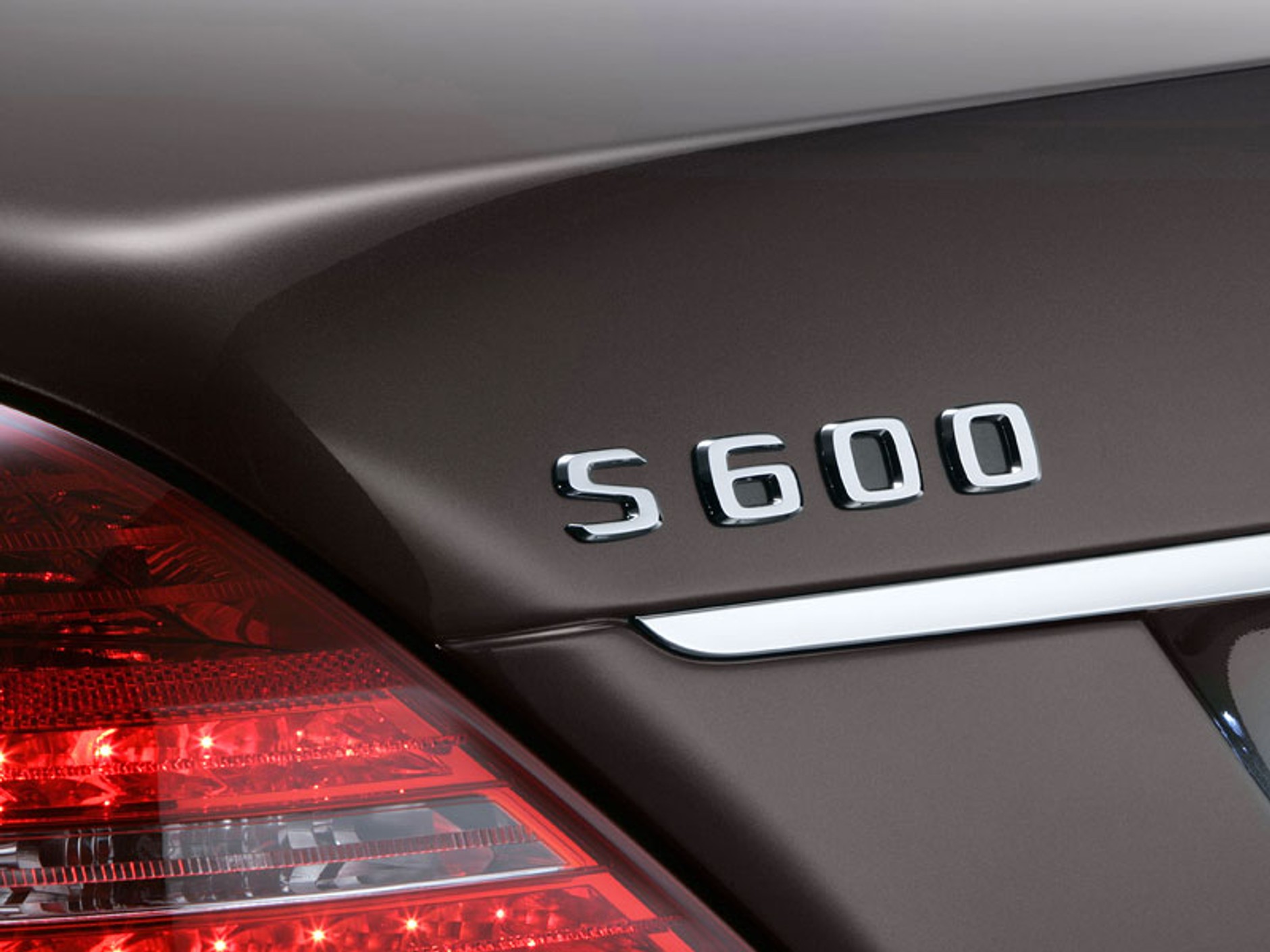 Mercedes-Benz S-Klasa: modernizacja i seryjna hybryda (fotogaleria)