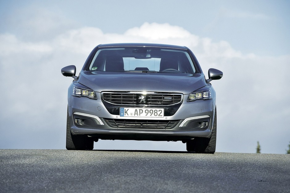Limuzyny pod lupą - nowa Kia Optima kontra Ford Mondeo, Mazda 6, Opel Insignia i Peugeot 508