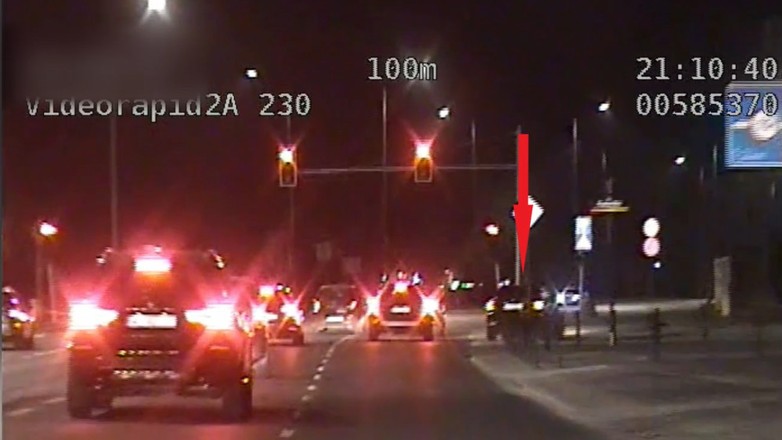 Nocny obraz z radiowozu