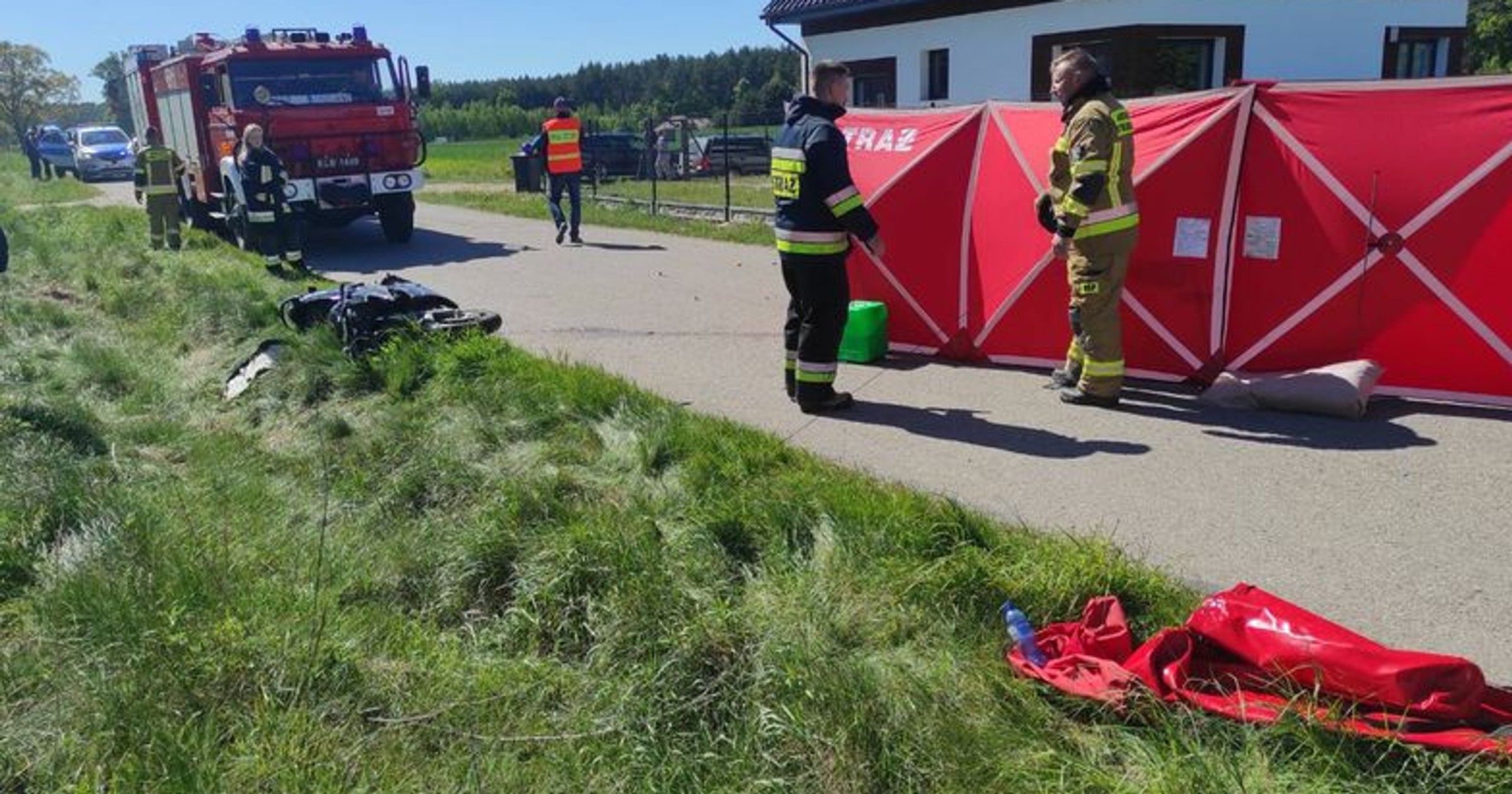 Obraz pochodzący z serwisu https://pomorska.policja.gov.pl/pom/informacje/wiadomosci/132931,Kierowca-osobowki-nie-ustapil-pierwszenstwa-zginal-motocyklista.html