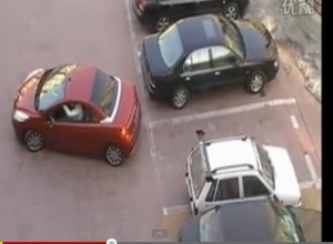 Kobiety walczą o miejsce parkingowe