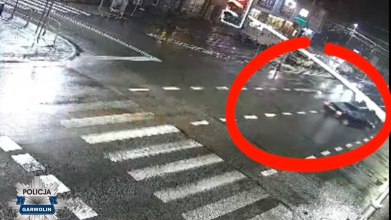Moment potrącenia na przejściu dla pieszych w Garwolinie