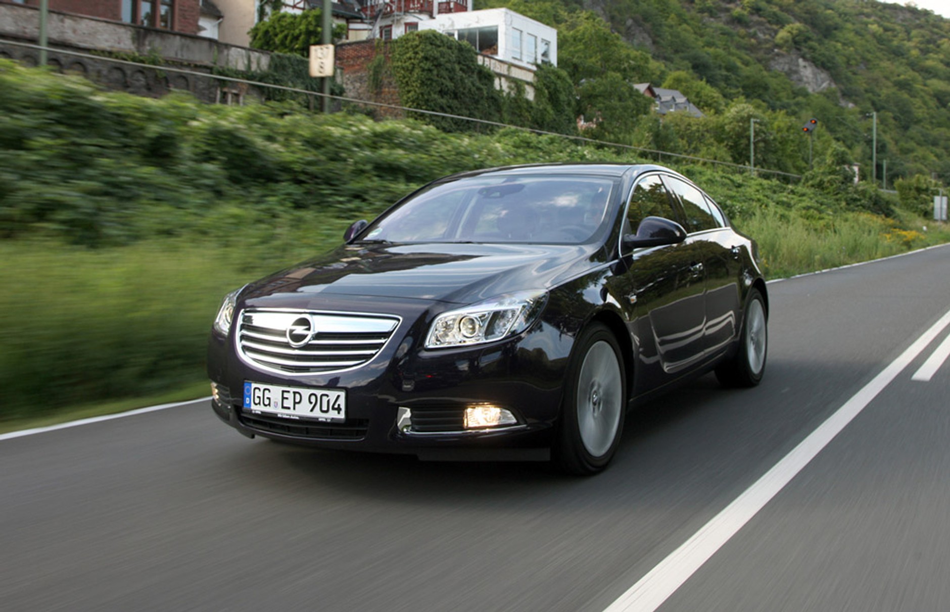 Opel Insignia 1.4 Turbo: duże auto, mały silnik. Czy to na pewno dobry pomysł?