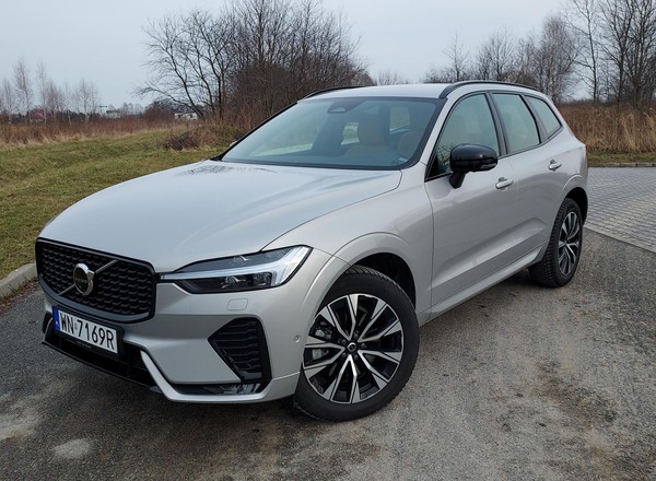 Jeździłem Volvo XC60 B4. Komu może spodobać się miękka hybryda?