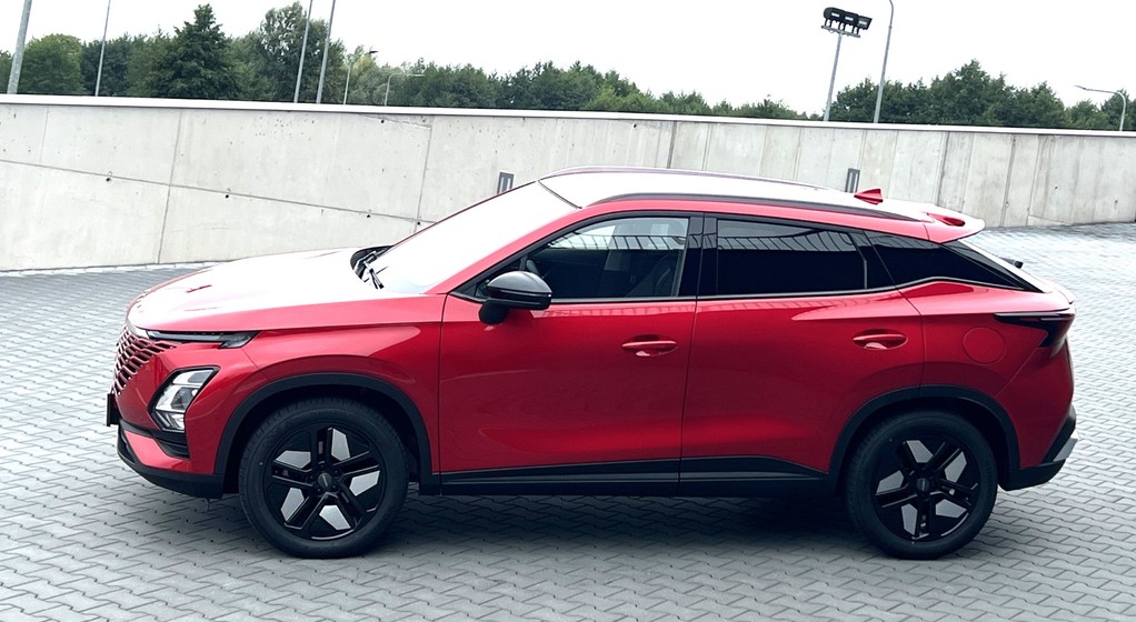 Chiński SUV (na potrzeby quizu wymazano loga)