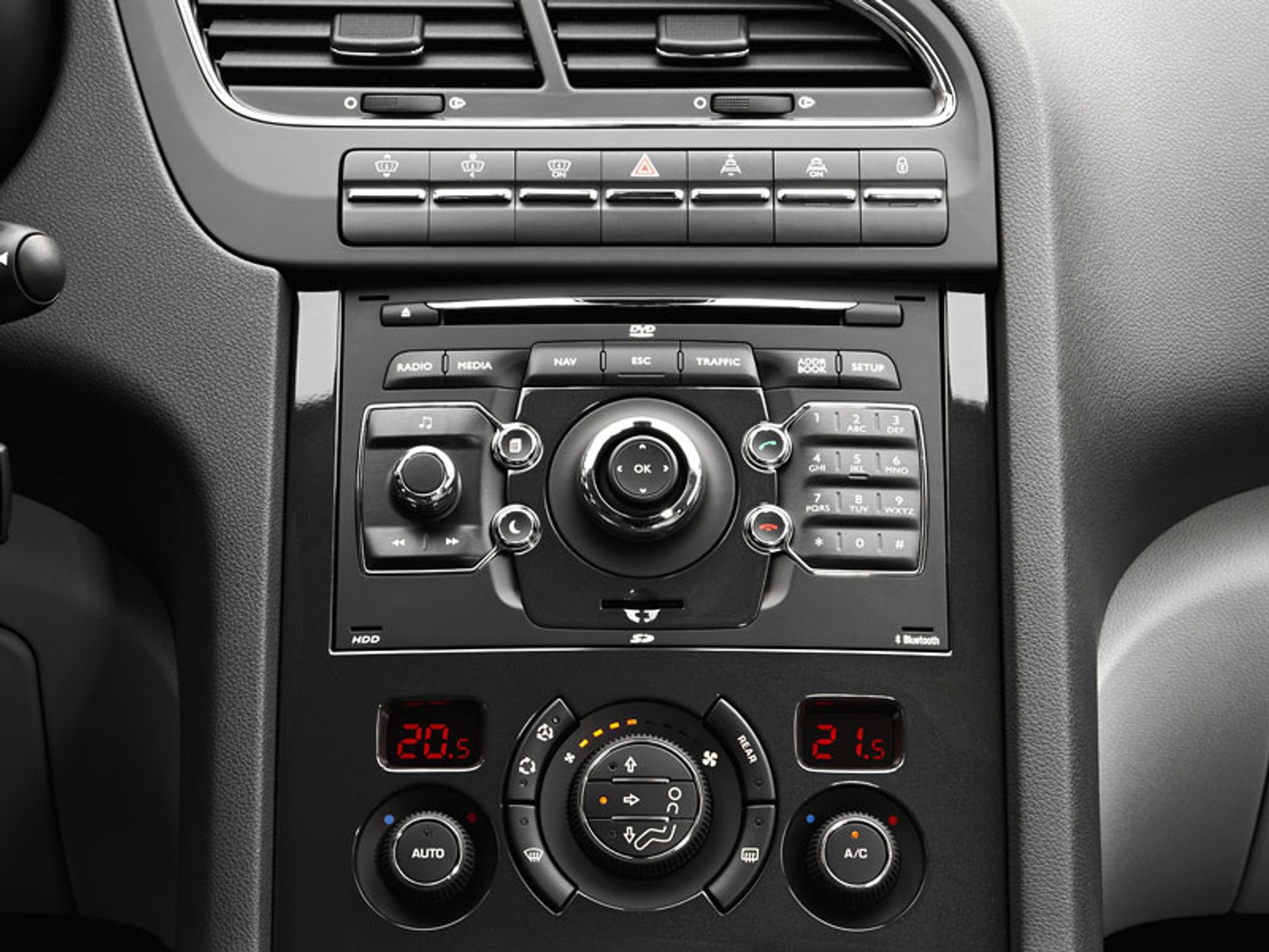 Peugeot: 5008 - duży, wygodny, nowoczesny, dla 5 lub 7 osób