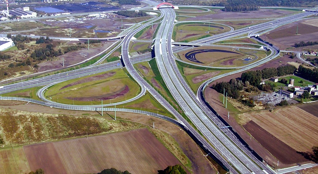 Superwęzeł autostradowy Gliwice-Sośnica po ukończeniu budowy w 2010 r.