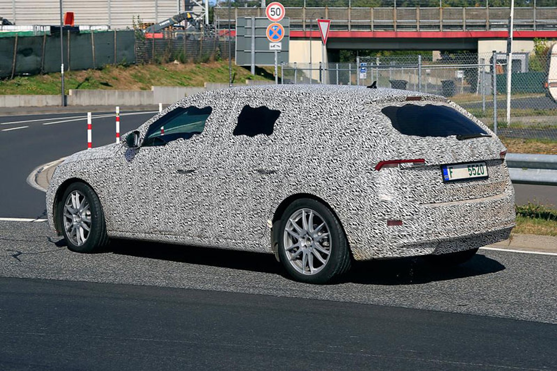 Nowa Skoda Rapid podczas testów