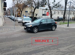 Aż trudno uwierzyć, że ktoś tak zaparkował. Stworzyli ranking "mistrzów"