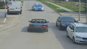 Kierowca BMW driftował na stacji. Nie zauważył radiowozu [Nagranie]