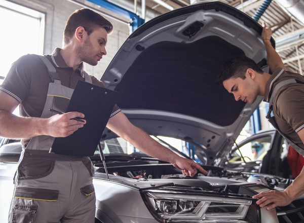 Mechanik powiedział nam, co nas czeka w serwisach. ADAS wydrenuje portfele kierowców