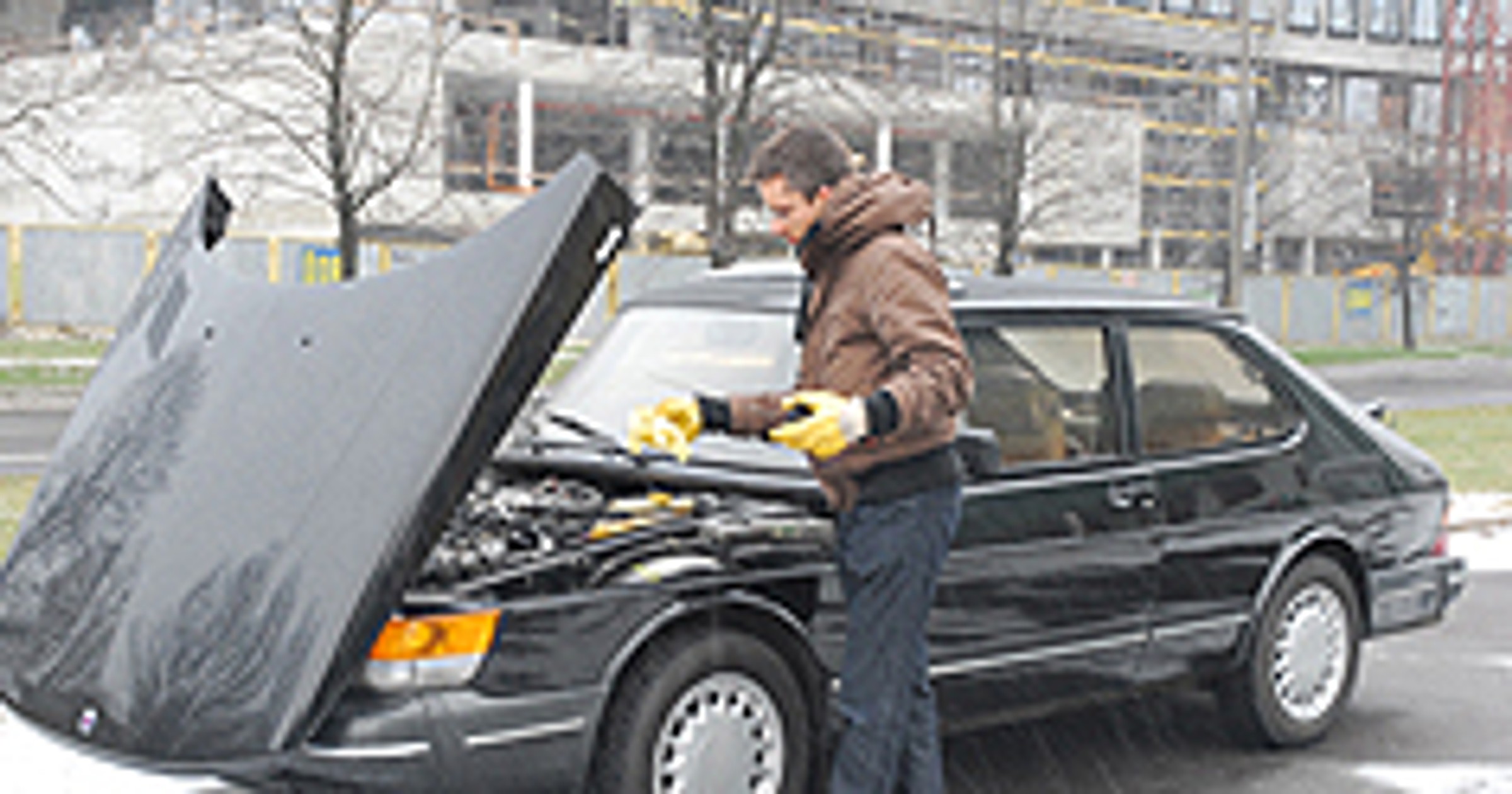 Saab 900 - Pół-samochód, pół-samolot