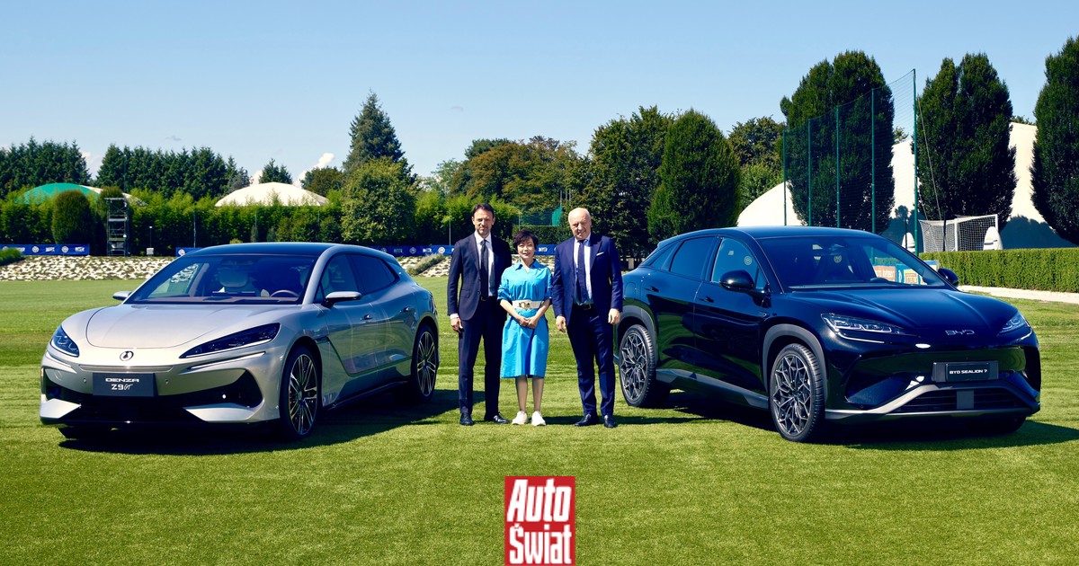 Piotr Zieliński i Nicola Zalewski będą jeździć chińskimi autami. BYD partnerem Interu Mediolan