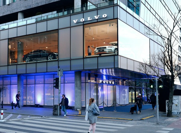 Volvo otworzyło wyjątkowy salon w centrum Warszawy