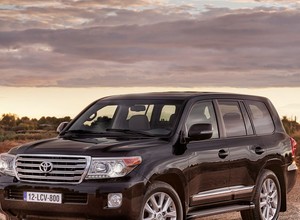 Toyota Land Cruiser V8 po retuszu