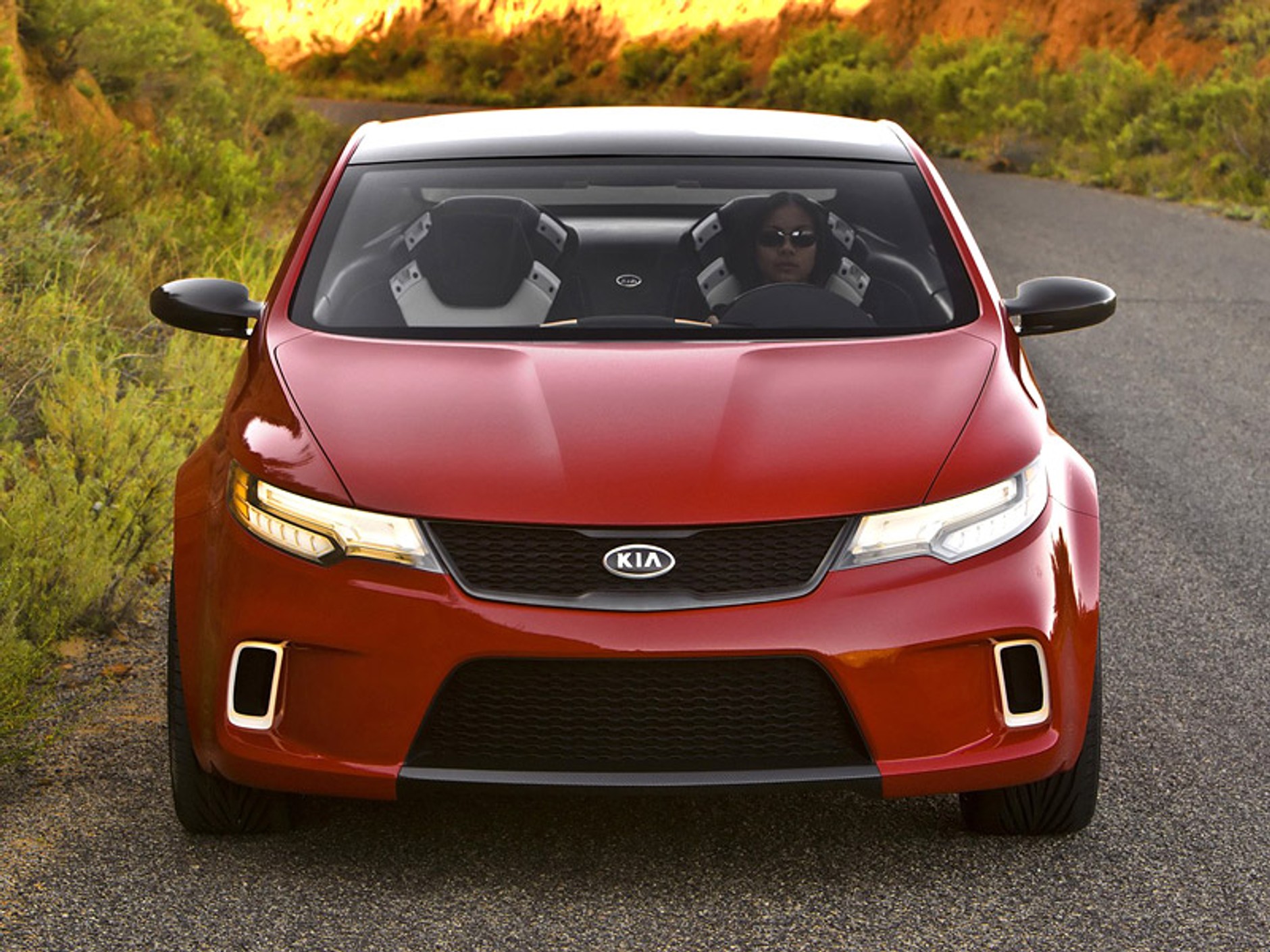 Kia KOUP – koncept ostrego czteromiejscowego coupe