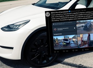Mknął Teslą Model S po autostradzie. Nagle musiał zjechać na pobocze