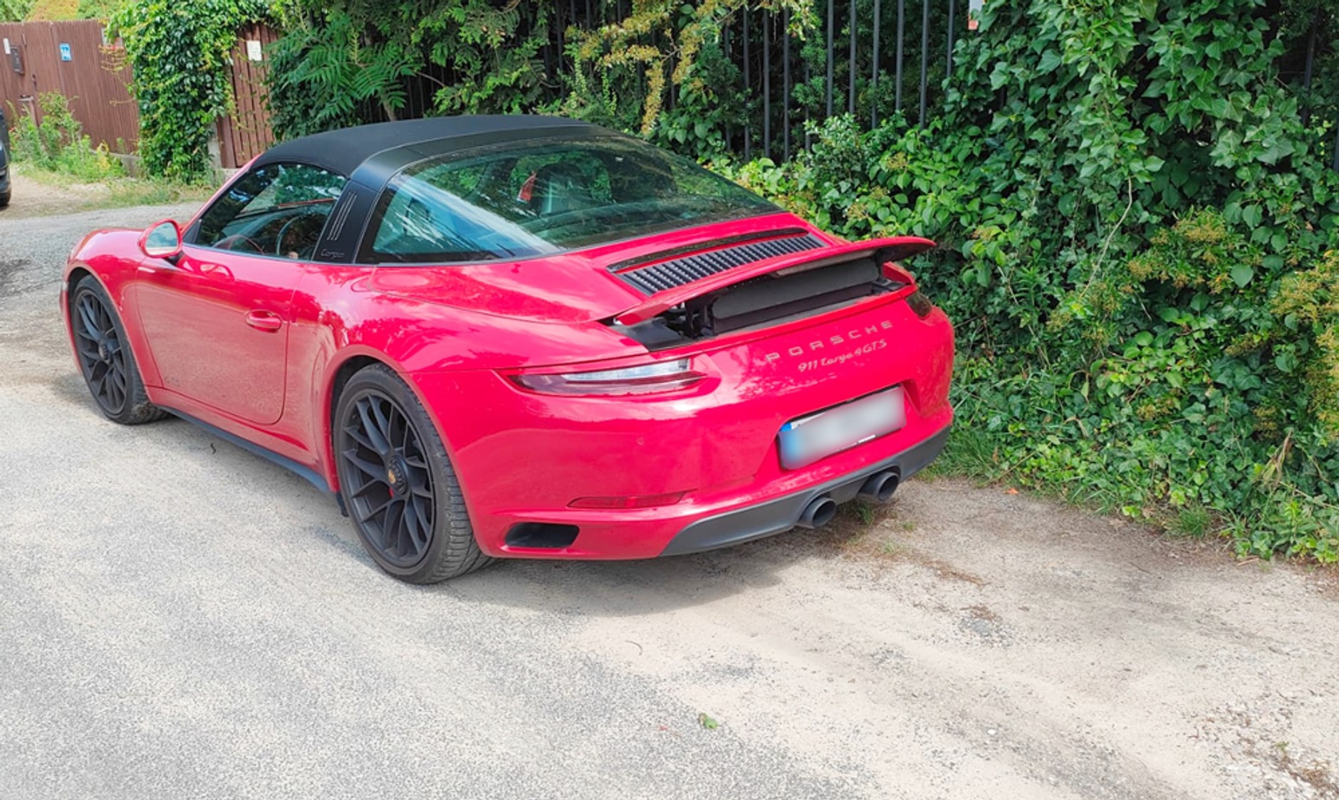 Odzyskane Porsche 911 Targa 4 GTS