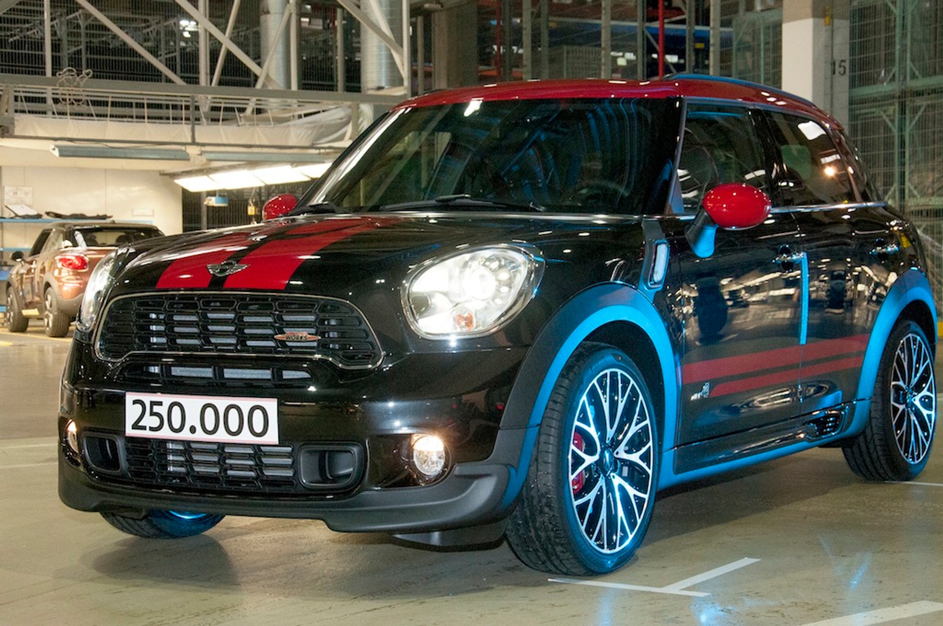 Ćwierć miliona Mini Countryman