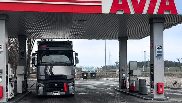 Ciężarówki w Polsce jeżdżą na nowym paliwie HVO. To sposób na ograniczenie emisji