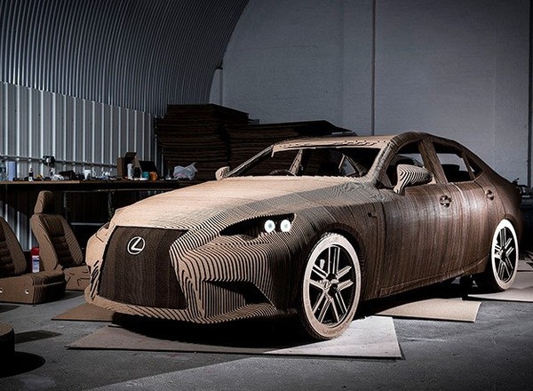 Papierowy Lexus