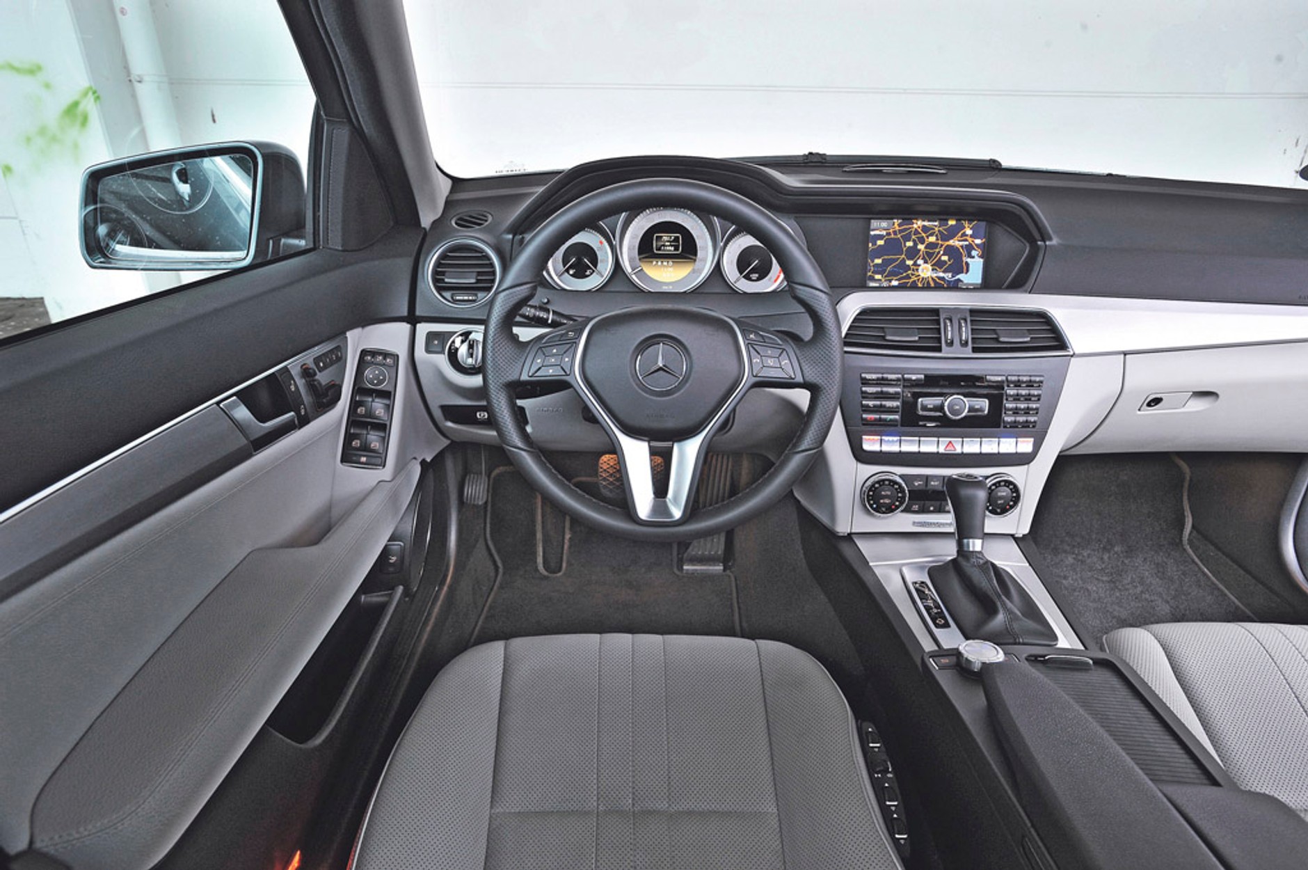 BMW serii 3 kontra Mercedes klasy C: starcie odwiecznych rywali