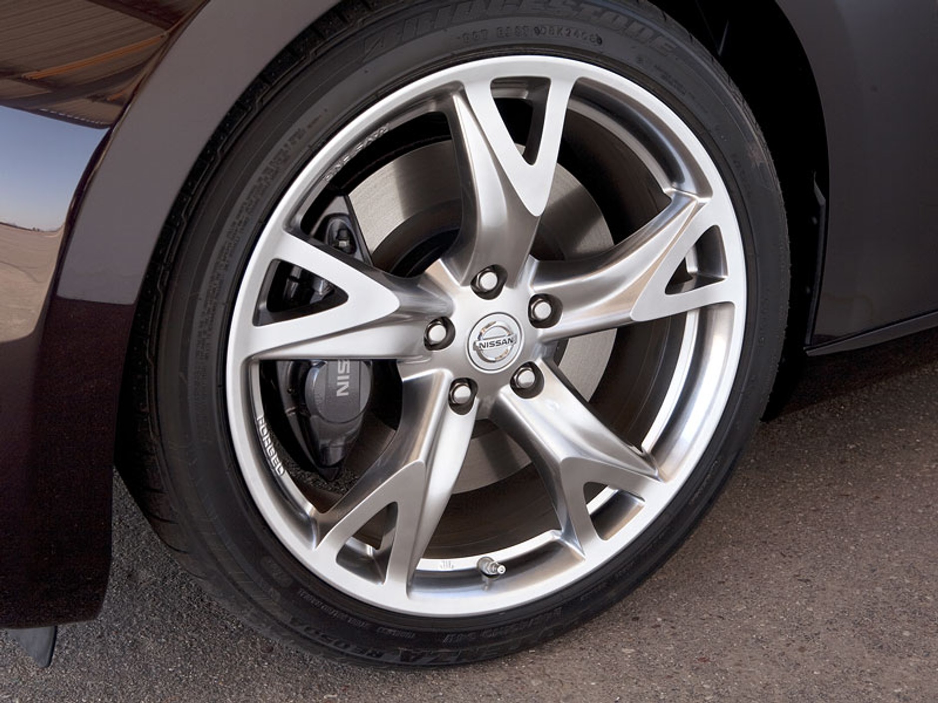 Nowy Jork 2009: Nissan zaprezentował model 370Z Roadster