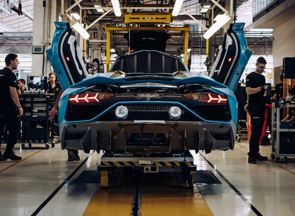 To już koniec Lamborghini Aventadora. Ostatni egzemplarz wyjechał z fabryki