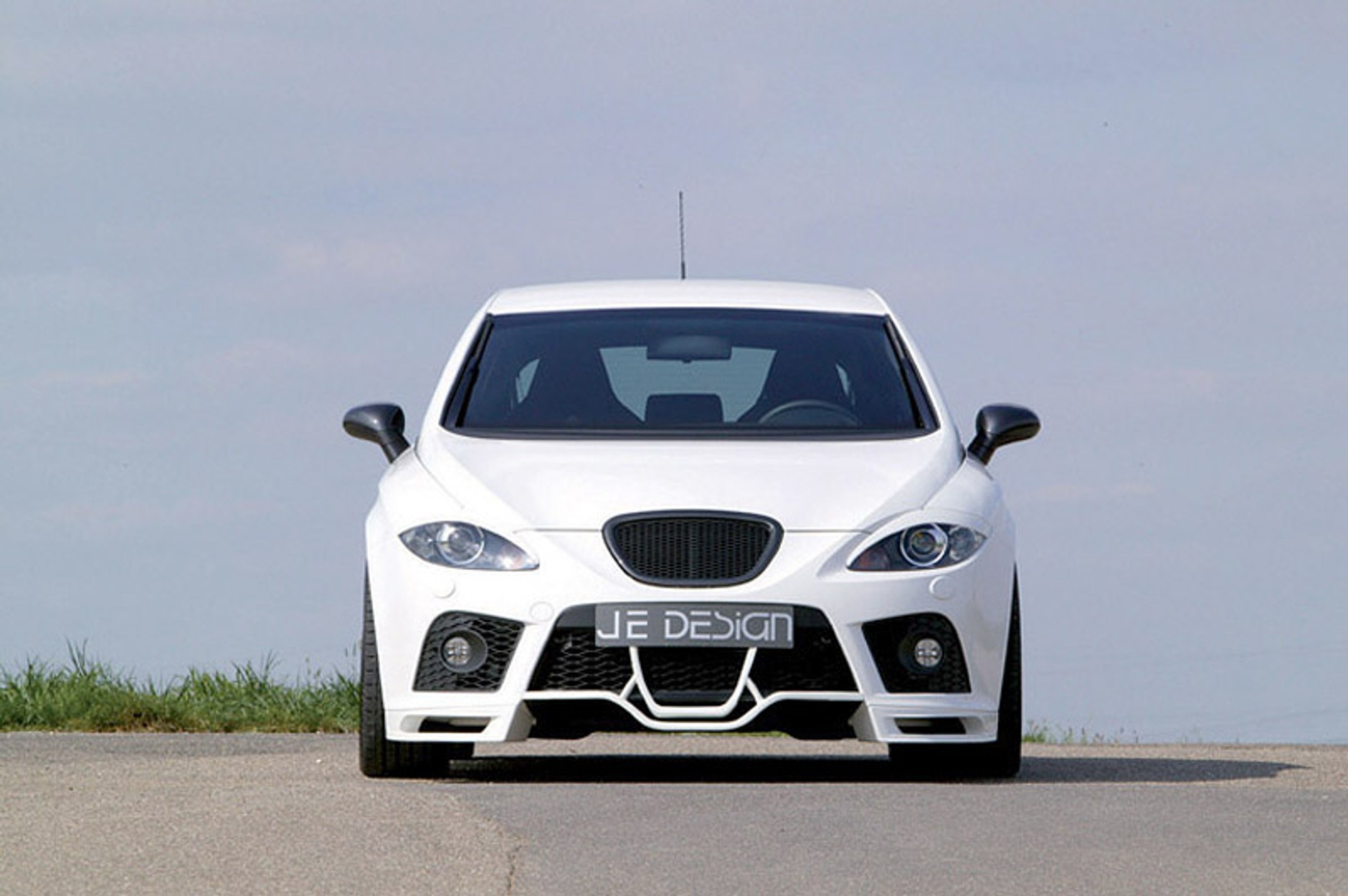 JE Design Seat Leon Cupra – ekstremalny restyling