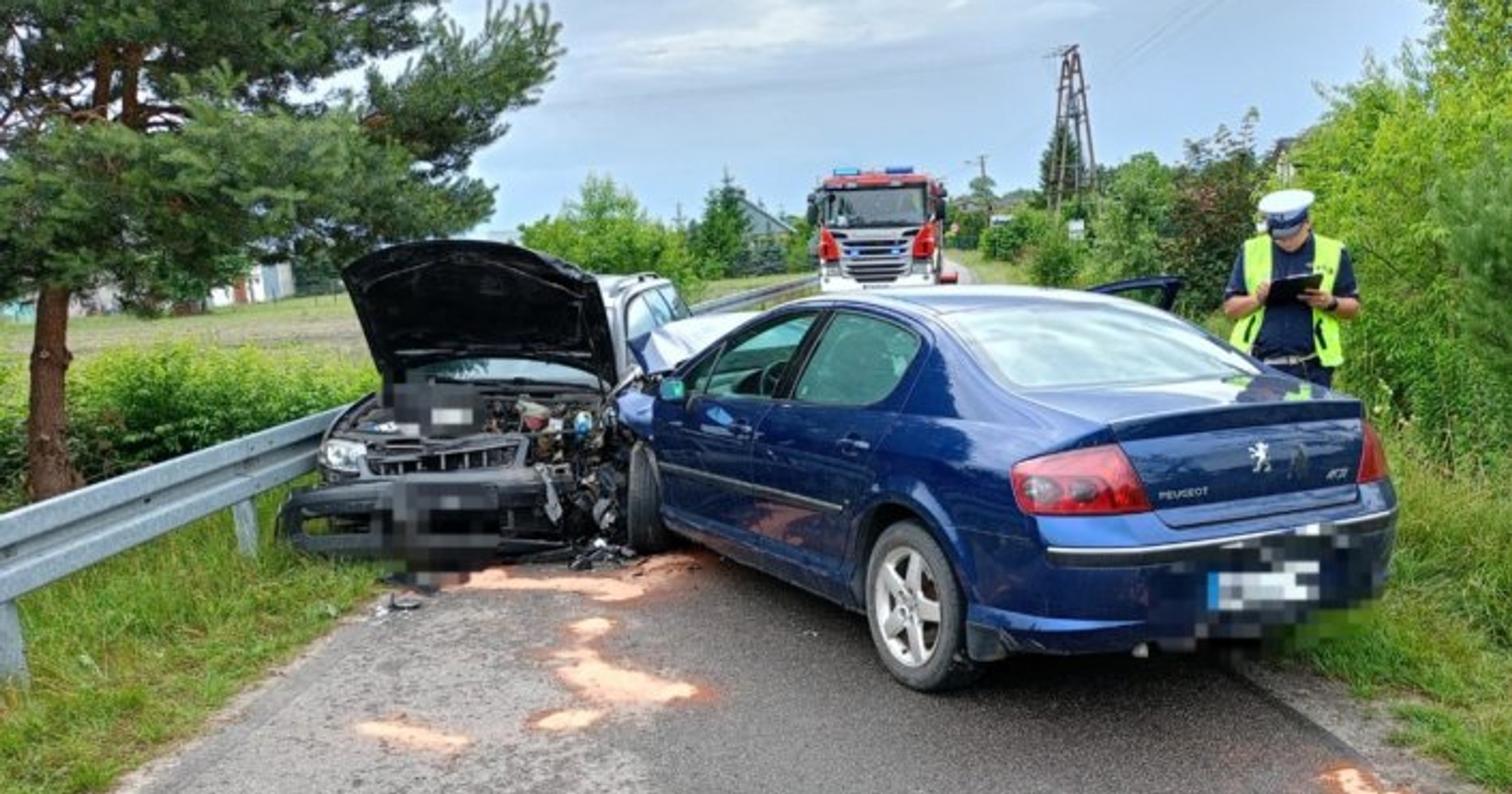 Obraz pochodzący z serwisu https://lubartow.policja.gov.pl/llb/informacje/aktualnosci/146385,Zderzenie-Peugeota-z-Volkswagenem-w-Antoniowce.html