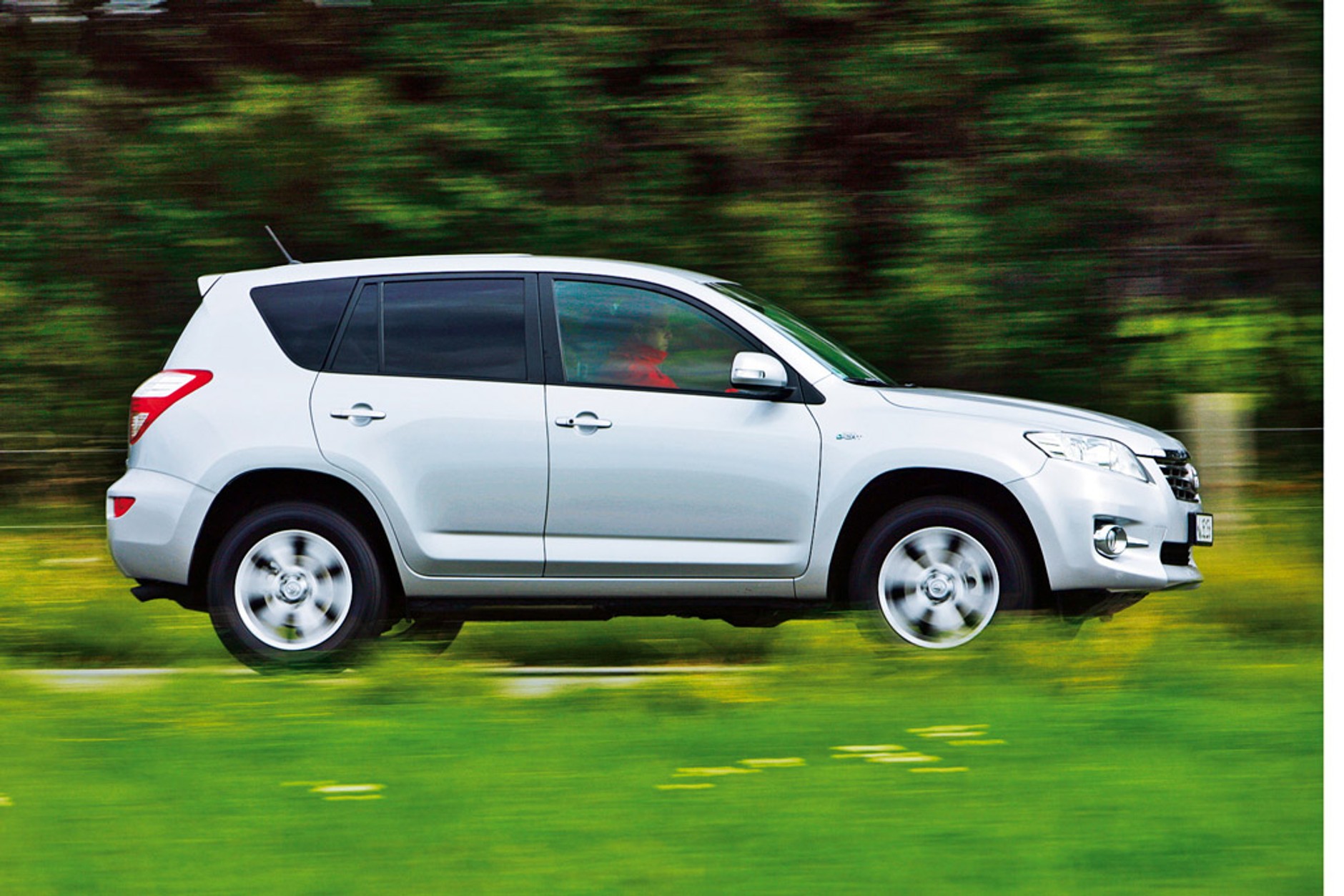 Bo miasto to też jest jakiś teren: Kia Sportage kontra Ford Kuga, Toyota RAV4 i VW Tiguan