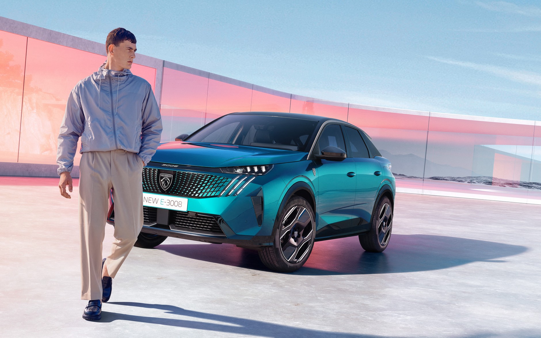 Peugeot E-3008