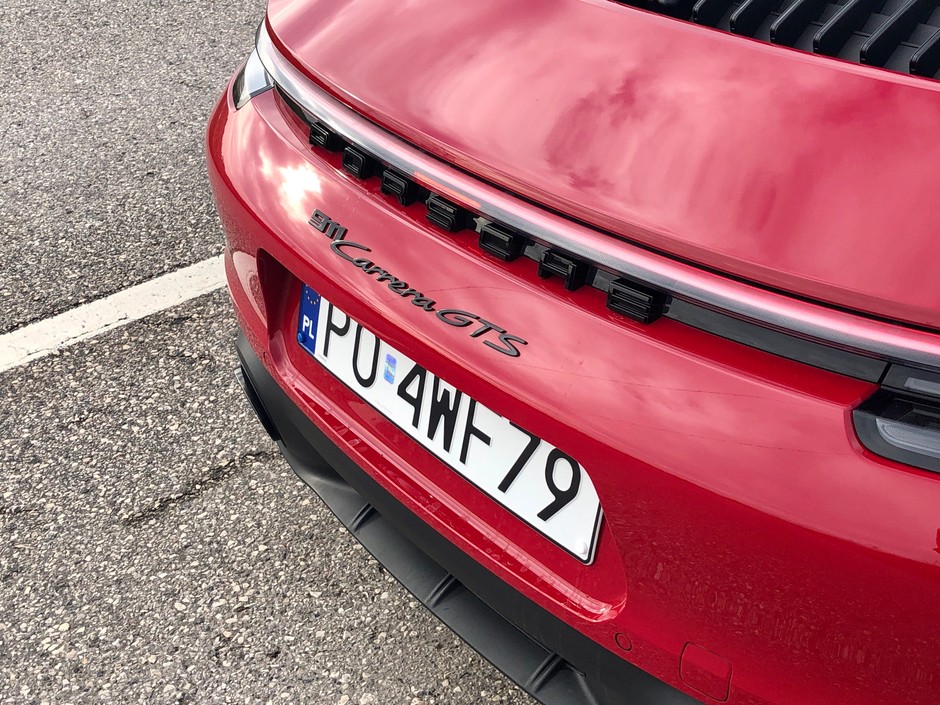 Porsche 911 Carrera GTS