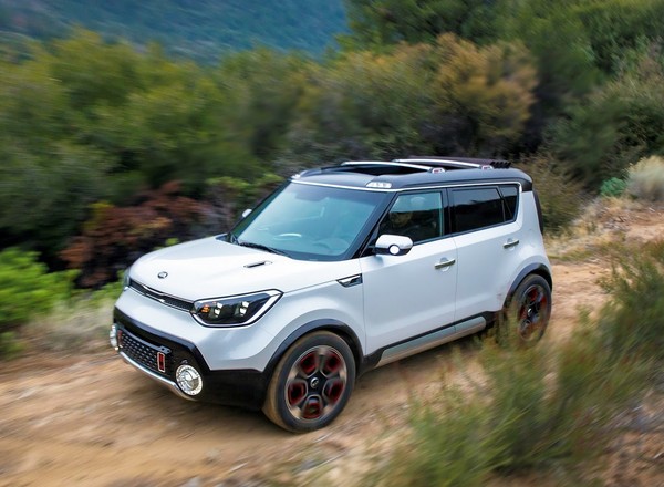 Kia zapowiada hybrydowy crossover i następcę Rio