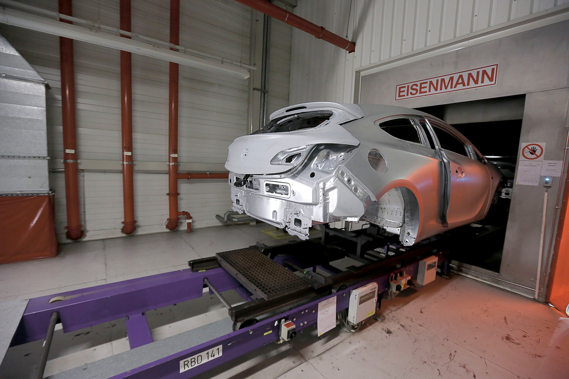 Fabryka Opla w Gliwicach: etapy produkcji Astry na wydziale lakierni