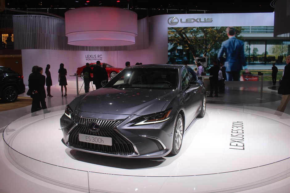 Lexus ES