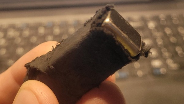 ITD za użycie magnesu wystawiła mandat na 2000 zł. Kierowcy grozi też kara do pięciu lat więzienia