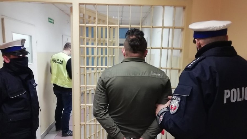 Agresywny i pijany pirat drogowy zatrzymany