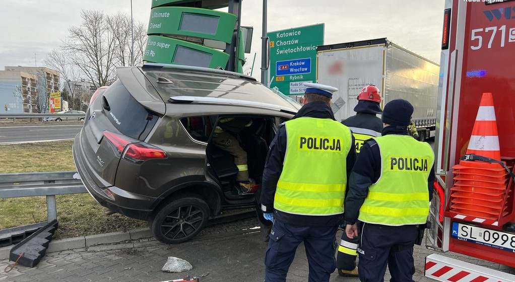 Pijany kierowca ucieczkę zakończył na stacji paliw