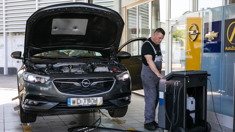 Wymiana oleju w „automacie”: statyczna czy dynamiczna?