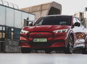 Zdalne aktualizacje samochodów - Ford stawia na nocne zmiany
