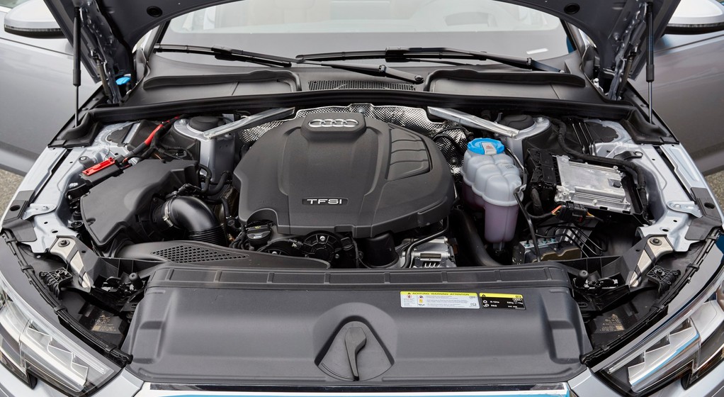 Benzynowe kombi z klasą - Audi A4 Avant 2.0 TFSI i Mercedes C 200 T