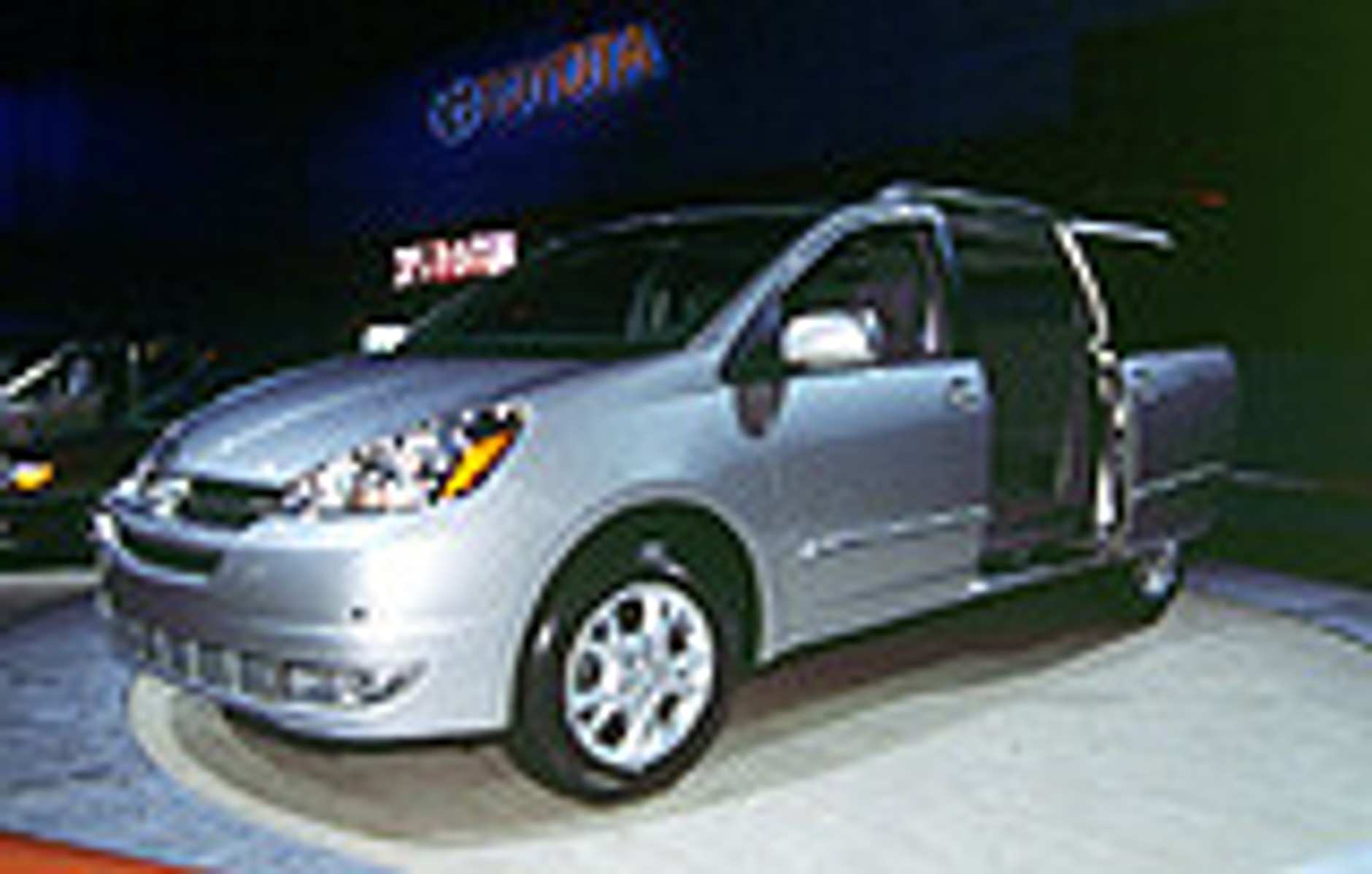 Wystawa samochodowa Detroit 2003